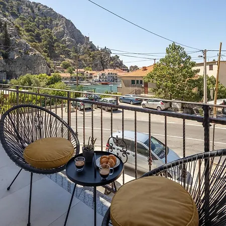 Apartment Navika Omis Exterior photo
