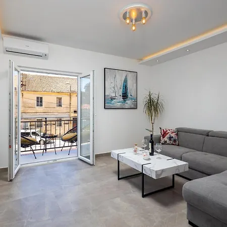 Apartment Navika Omis Exterior photo