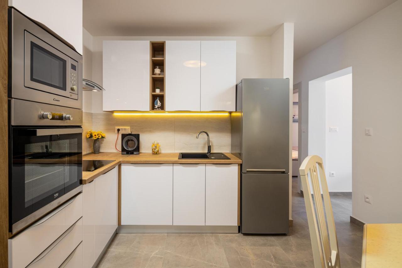 Apartma Navika *